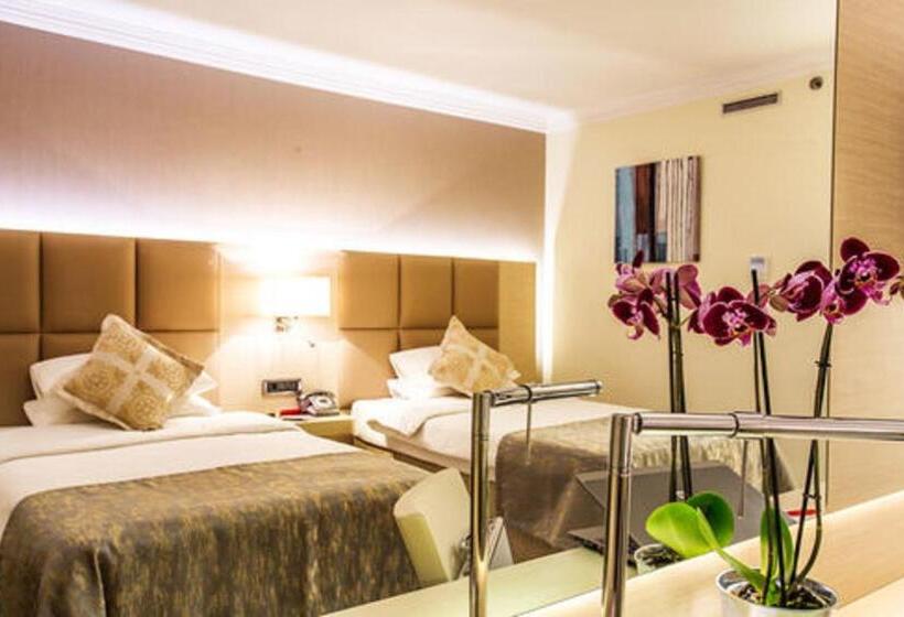 Номер бизнес-класса, Ramada By Wyndham Sofia City Center