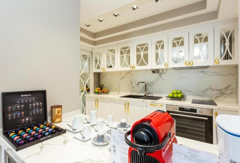 Президентский Люкс, Ramada By Wyndham Sofia City Center