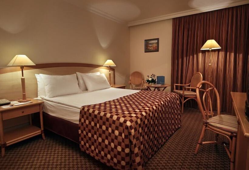 Номер Superior, Ramada By Wyndham Sofia City Center