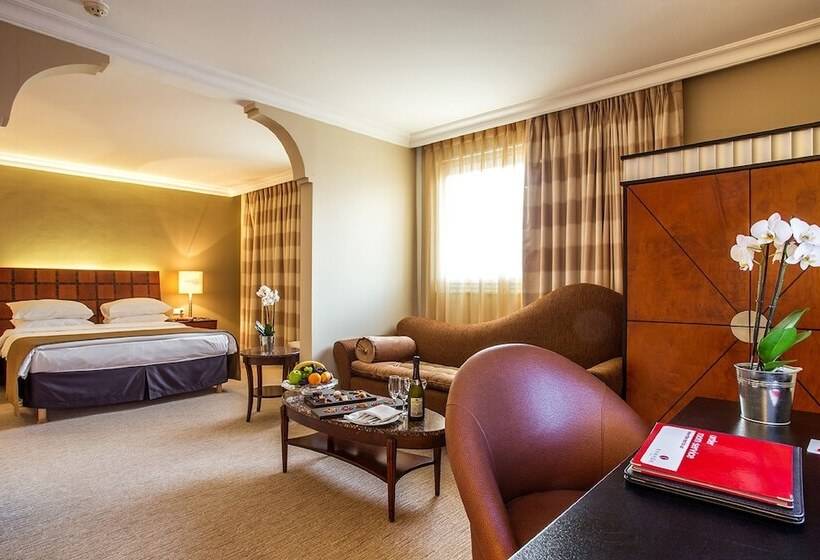 Люкс, Ramada By Wyndham Sofia City Center