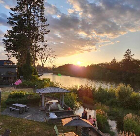 ガーデンビュースタンダードルーム, Campbell River Lodge