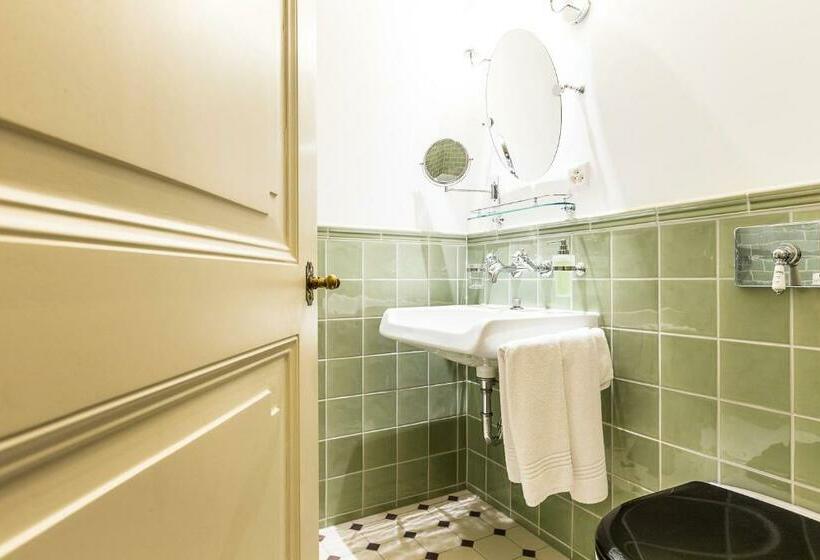 Номер Deluxe Вид на Озеро, Grandhotel Giessbach
