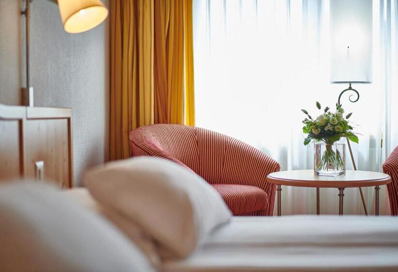 Номер Стандарт Вид на Горы, Bristol Relais Du Silence Superior