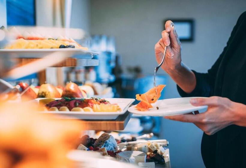 سوئیت با تخت بزرگ, Fairmont Winnipeg