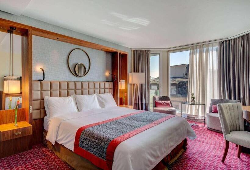 اتاق استاندارد با چشم‌انداز شهر, Fairmont Grand Hotel Geneva