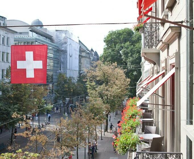 اتاق استاندارد با چشم‌انداز شهر, St. Gotthard