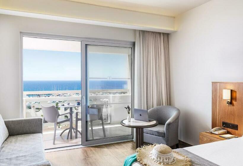 家庭间, St Raphael Resort