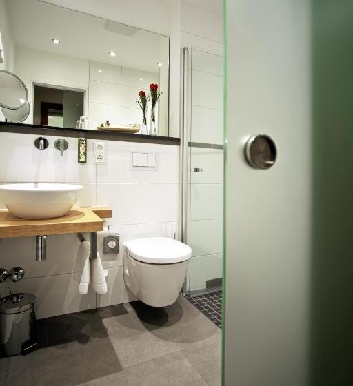 اتاق سوپریور, President