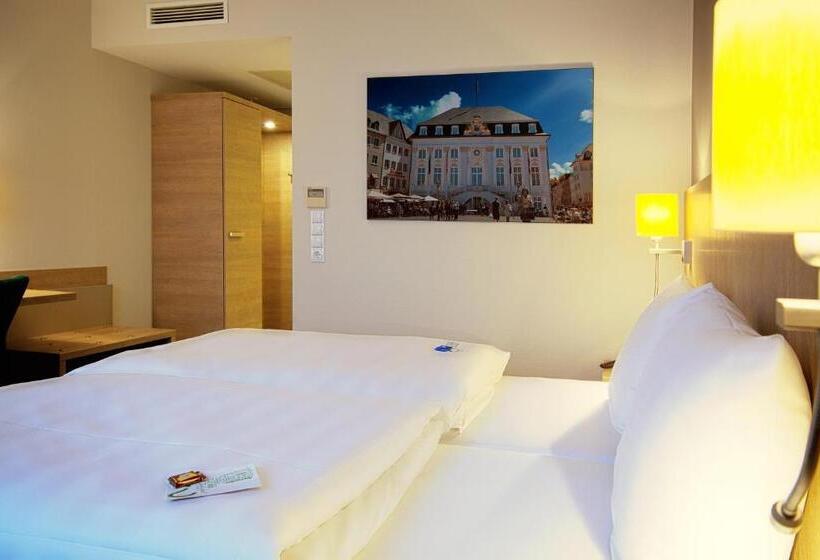 اتاق سوپریور, President