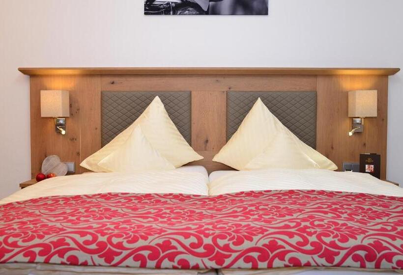 Номер Deluxe с Балконом, Parkhotel Burgmühle