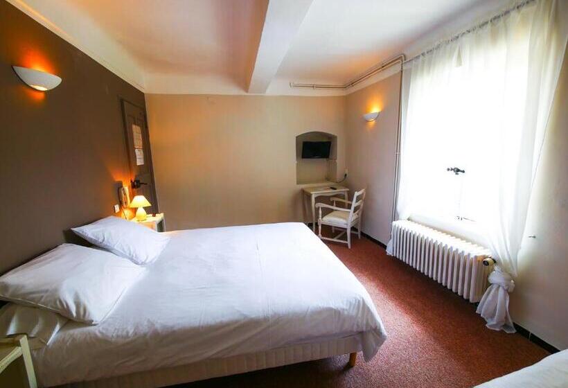 Номер Стандарт, Auberge De La Tour