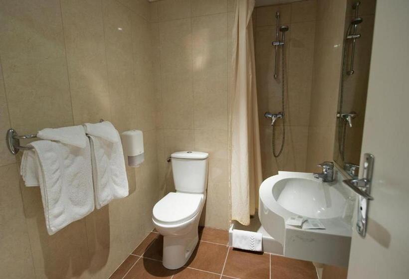 Номер Стандарт, The Originals City, Hôtel Astoria Vatican, Lourdes