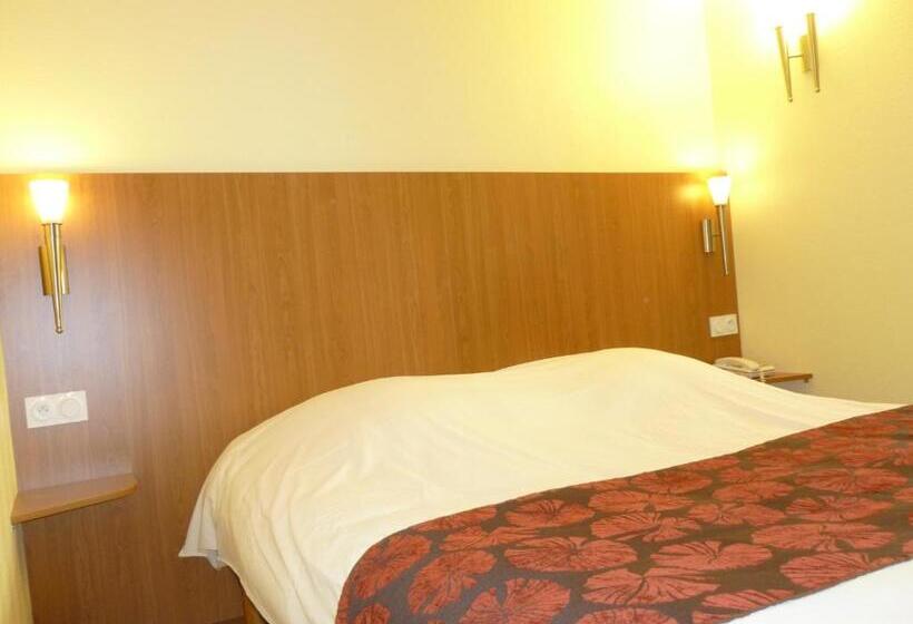 Семейный Номер, Brit Hotel Poitiers Beaulieu