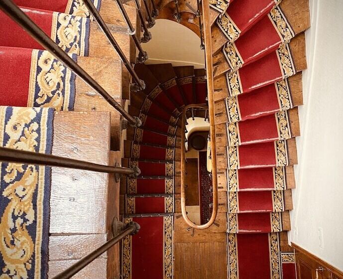 Номер Стандарт, Cit Hôtel Le Plantagenet
