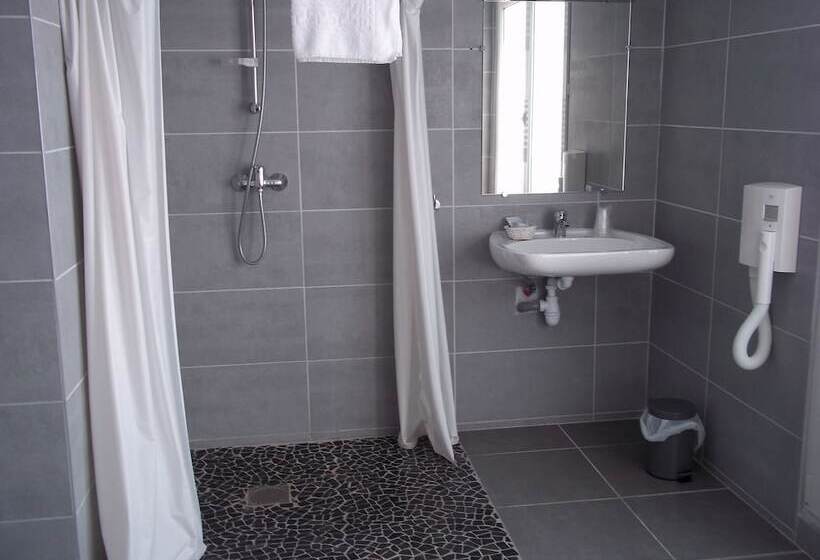 Номер Стандарт Трехместный, Hôtel Belazur