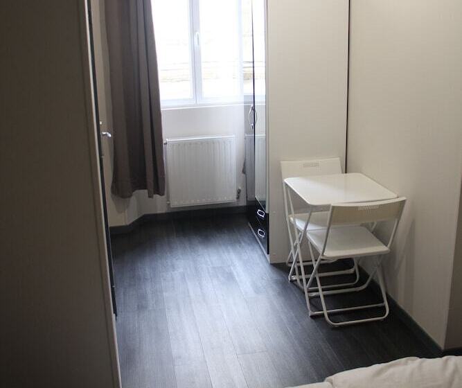 Номер Стандарт Трехместный, Hôtel De La Boëtie