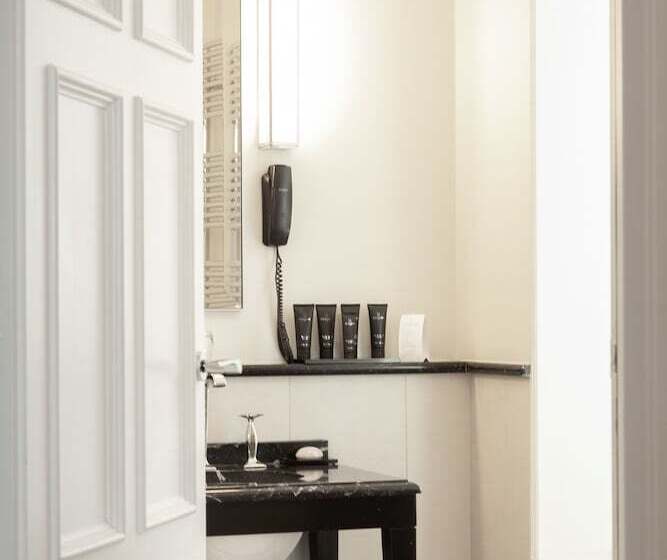 سوییت جونیور, Le Burgundy Paris