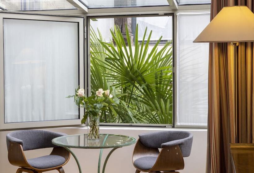 Junior Suite, Du Jeu De Paume