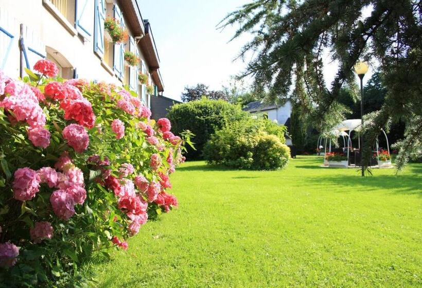 Номер Стандарт, La Berteliere, The Originals Relais