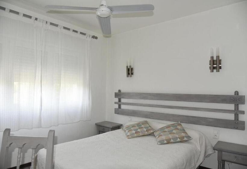Трежместный Номер Economy, Hôtel Les Mimosas