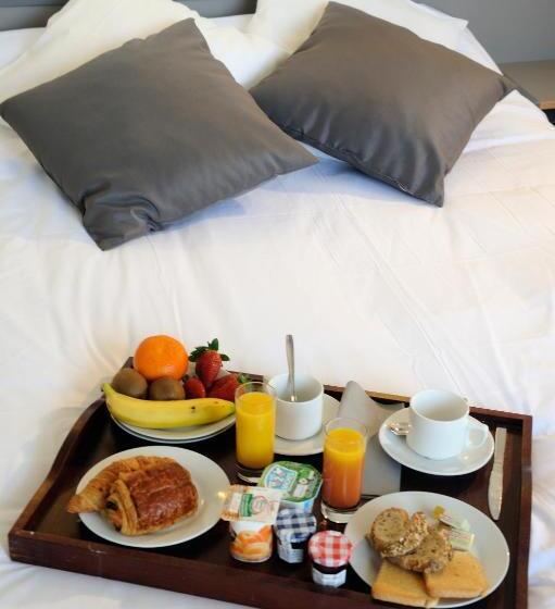 Номер Комфорт, Hôtel Les Mimosas