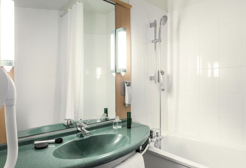 Номер Стандарт, Ibis Lyon Est Bron