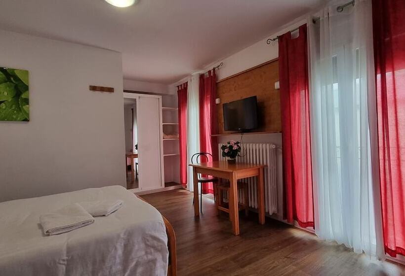 Номер Стандарт Трехместный, Le Catalan   Hôtel Et Appartements
