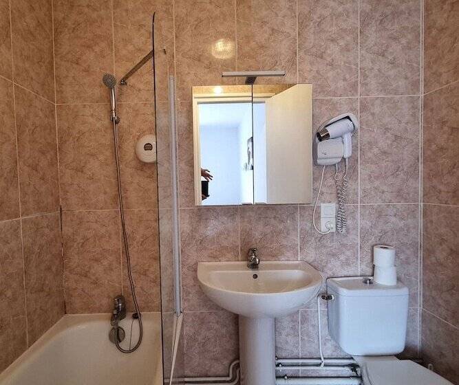 Номер Стандарт Трехместный, Le Catalan   Hôtel Et Appartements