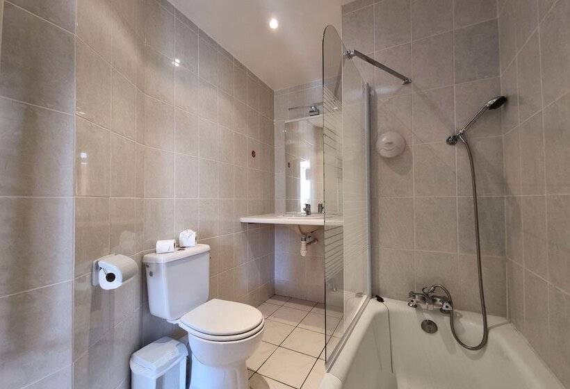 Четырехместный Номер Стандарт, Le Catalan   Hôtel Et Appartements