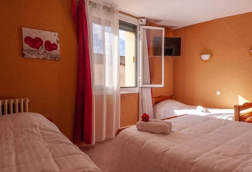 Четырехместный Номер Стандарт, Le Catalan   Hôtel Et Appartements