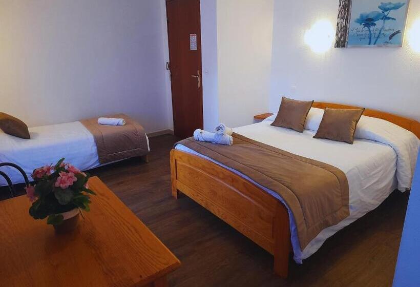 Номер Стандарт Трехместный, Le Catalan   Hôtel Et Appartements