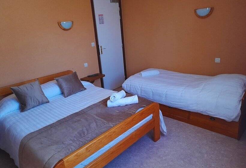 Номер Стандарт Трехместный, Le Catalan   Hôtel Et Appartements