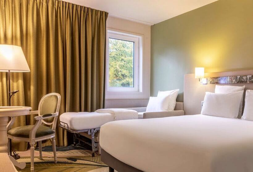 Номер Классика Двуспальная Кровать, Demeures De Campagne Parc Du Coudray – Mercure