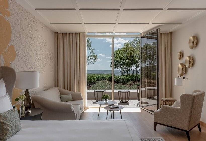 Полулюкс, Royal Champagne Hotel & Spa