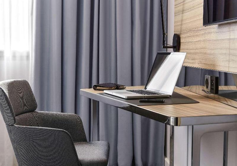 Номер Классика Двуспальная Кровать, Novotel Valence Sud