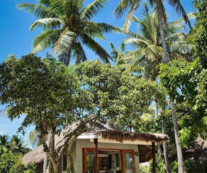 Семейный Номер, Castaway Island, Fiji