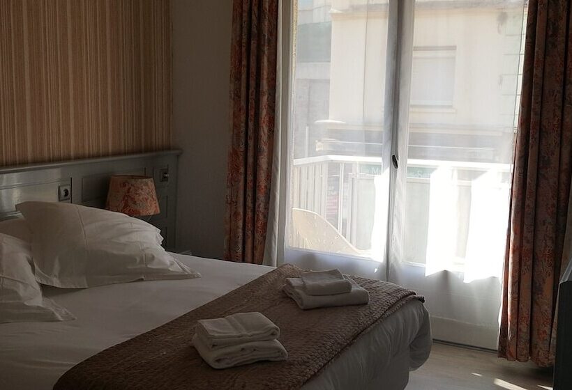 Номер Стандарт, Hôtel Le Palmarium