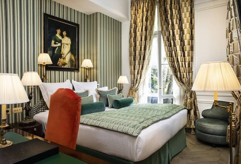 اتاق لوکس, Relais Christine