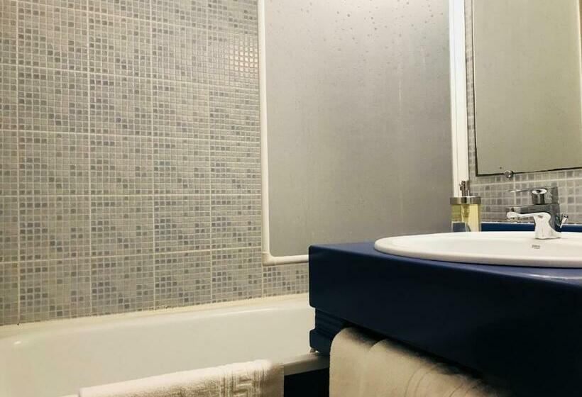 Номер Стандарт, Tourhôtel