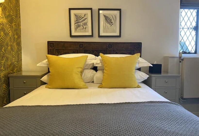 Номер Стандарт, Great Fosters   Near Windsor