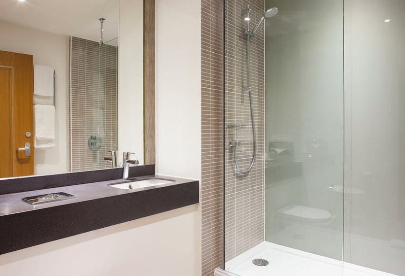 اتاق پرمیوم, Holiday Inn Ashford Central, An Ihg