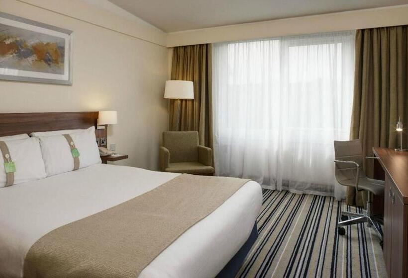 اتاق استاندارد سه نفره, Holiday Inn Ashford Central, An Ihg