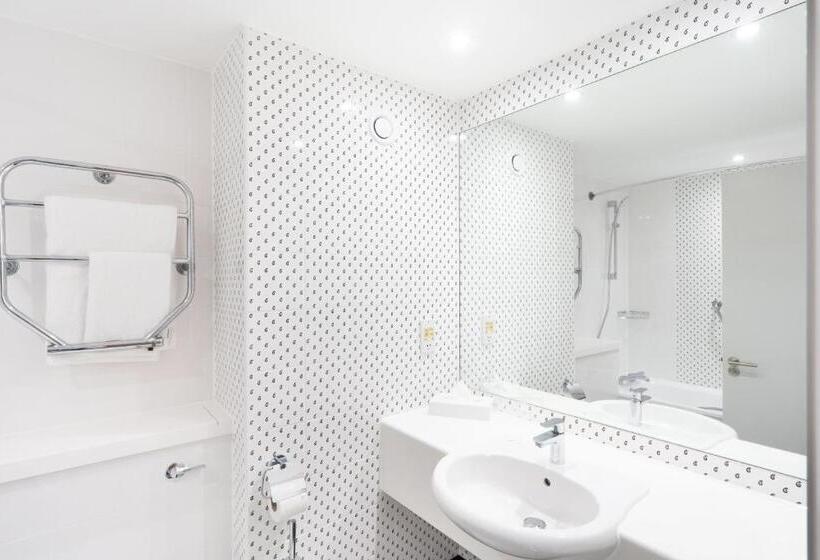 اتاق استاندارد با تخت بزرگ, Holiday Inn Hemel Hempstead M1, Jct. 8, An Ihg