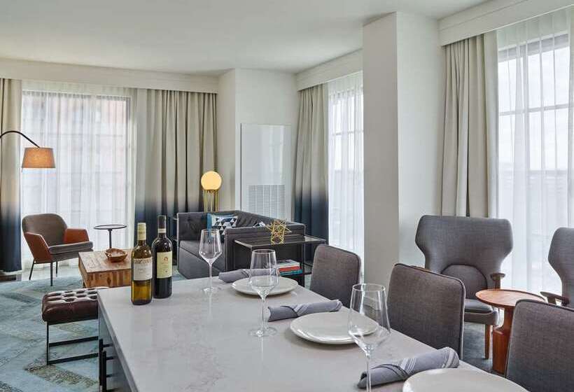 Люкс Кровать Квин, 100 Queen S Gate Hotel London, Curio Collection By Hilton