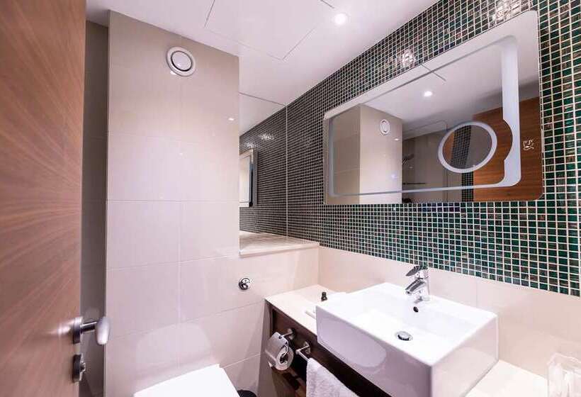 Номер Superior, 100 Queen S Gate Hotel London, Curio Collection By Hilton