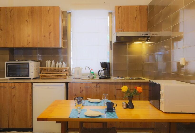 سوییت, Apollonia Hotel Apartments