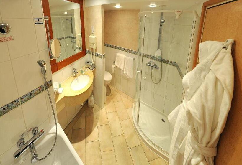 اتاق خانواده اجرایی, Swindon Blunsdon House Hotel, Bw Premier Collection