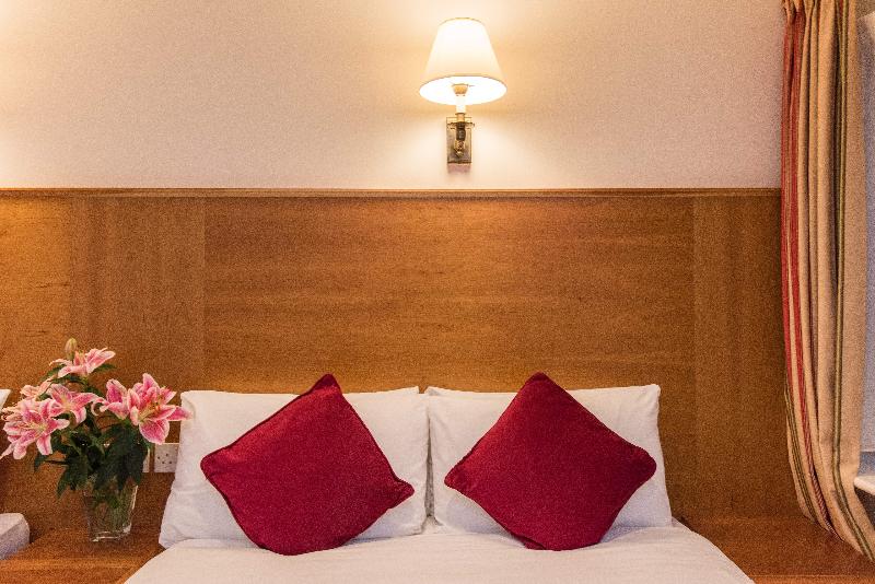 اتاق استاندارد چهار تخته, Byron