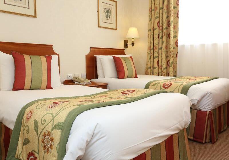 اتاق استاندارد چهار تخته, Byron