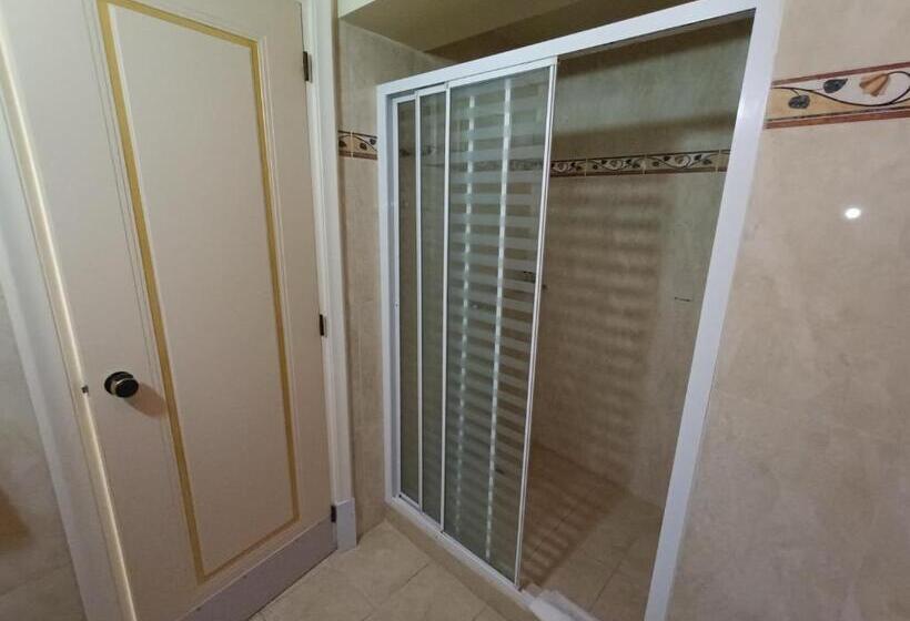 Номер Стандарт Трехместный, Queens Leriotis